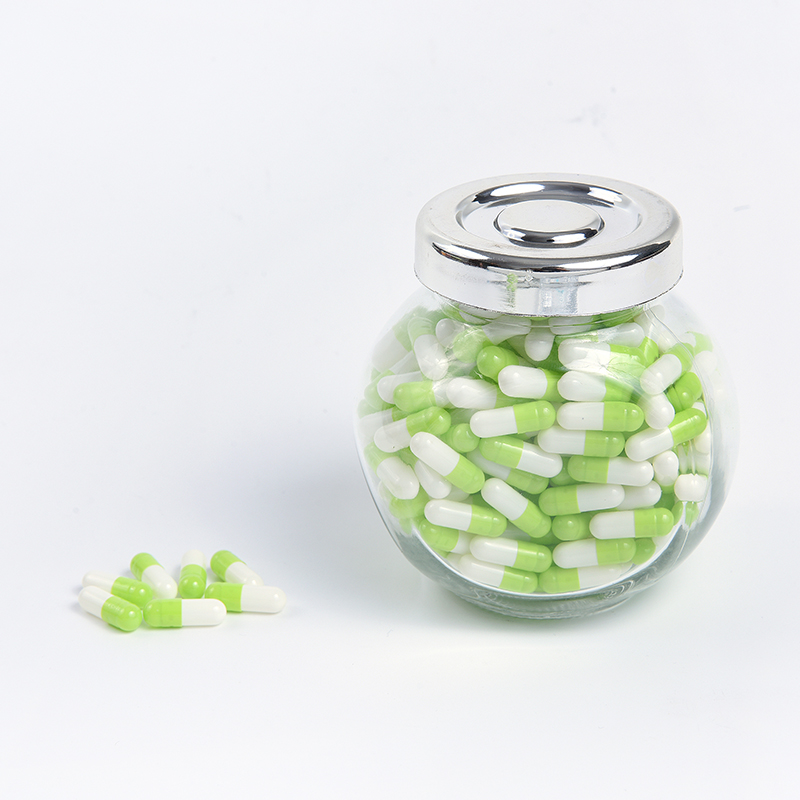 Capsules de gélatine vides vides de plantes vertes et blanches